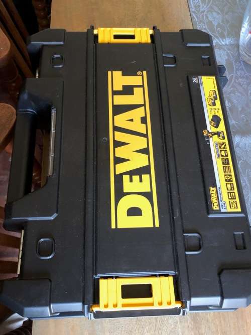 Dewalt Hammer Drill 18V DCD 796P2 Cordless Drill Kit