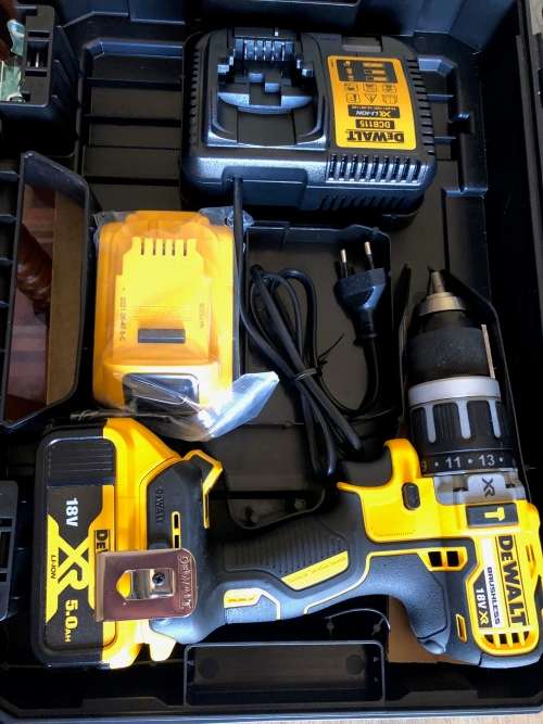 Dewalt Hammer Drill 18V DCD 796P2 Cordless Drill Kit