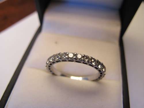 PLATINUM ETERNITY RING SET WITH 27 DIAMONDS