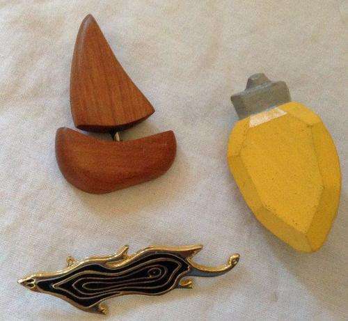 Lot of 3 vintage brooches - R1 NR