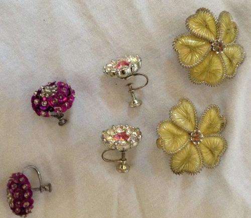 Lot of 3 pairs vintage earrings - R1 NR