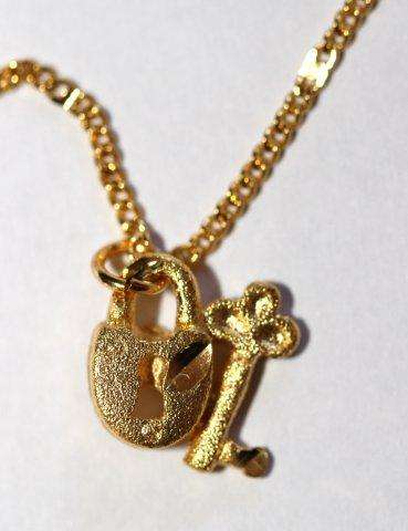 DAINTY GOLDTONE ANKLET - LOCK & KEY CHARM - 80'S W/ORIG TAG