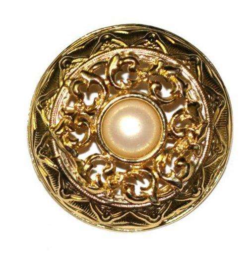 GORGEOUS FAUX PEARL BROOCH - PIERCED LEAF DESIGN