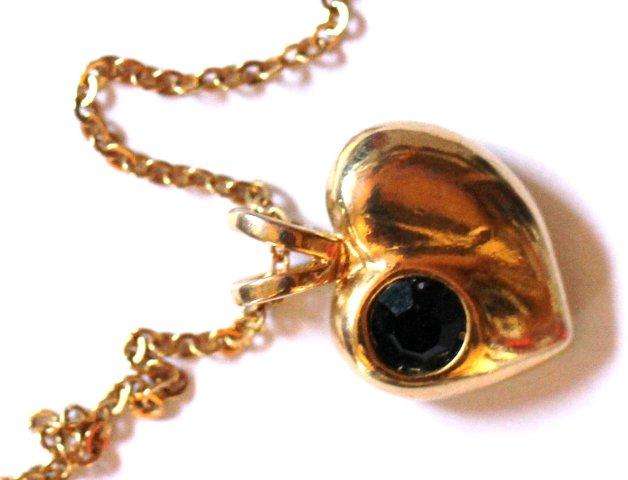 CUTE HEART PENDANT ON CHAIN - AVON