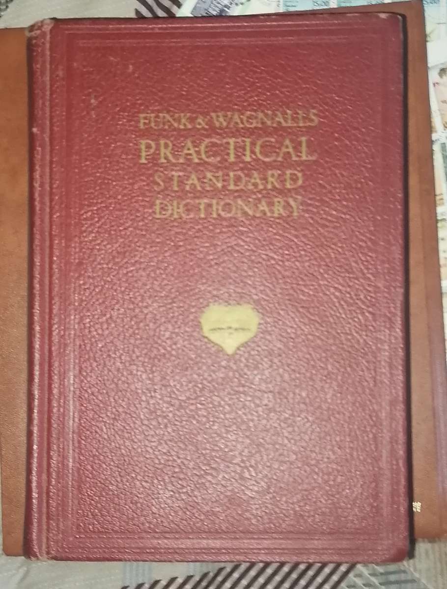 1945 FUNK N WAGNALLS PRACTICAL STANDARD DICTIONARY IN VERY GOOD CONDITION