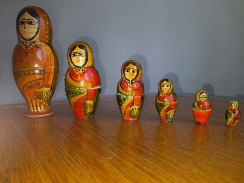 Babushka / Matryoshka dolls - set of 6