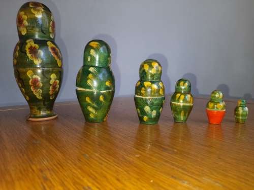 Babushka / Matryoshka dolls - set of 6