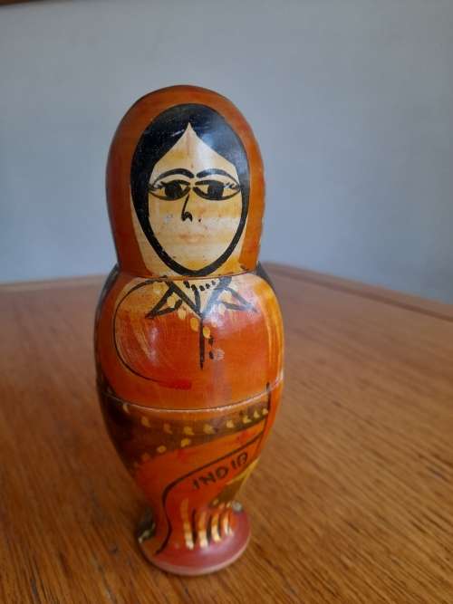 Babushka / Matryoshka dolls - set of 6