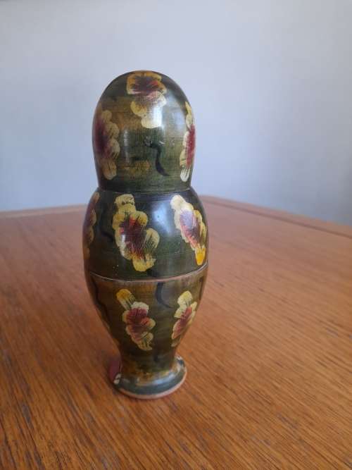 Babushka / Matryoshka dolls - set of 6