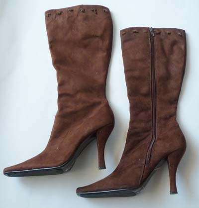 LOVELY BROWN BOOTS!