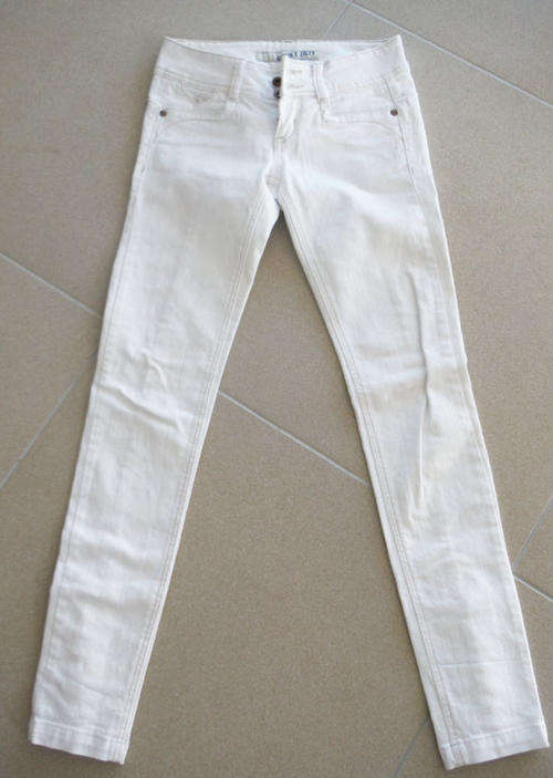 WHITE SISSIY BOY JEANS!!