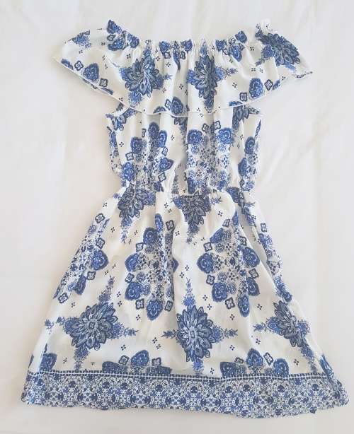 CUTE OFF THE SHOULDER-DRESS!