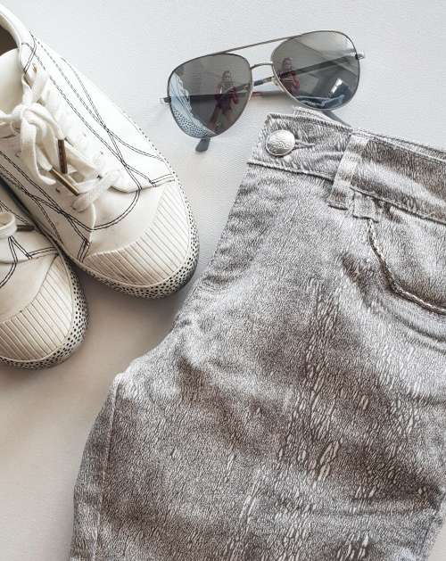 TRENDY GREY PRINT PANTS!