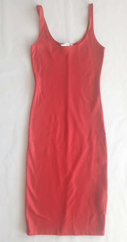 RED FOREVER 21 BODY HUGGING DRESS!!
