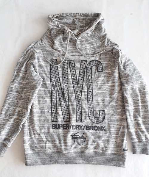 GREAT GREY SUPERDRY SWEATER!