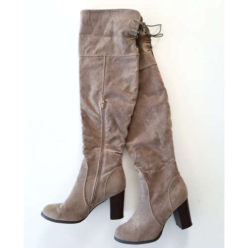 STUNNING SUEDE-LIKE BOOTS!