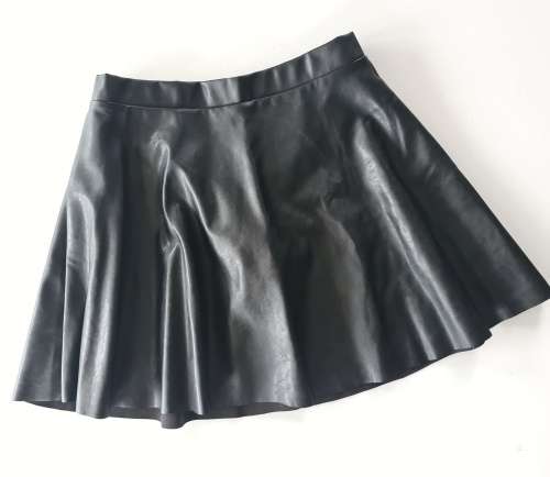 CUTE HandM FAUX LEATHER SKIRT!