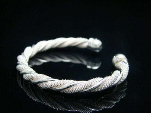 LOVELY STERLING SILVER TWISTED ROPE-STYLE BANGLE!!