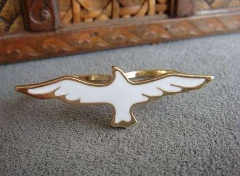 BEAUTIFUL WHITE AND GOLDEN EAGLE DOUBLE FINGER RING!!!