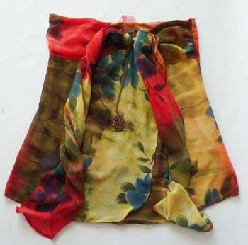 GORGEOUS FLORAL TOP AND RETRO OWL NECKLACE COMBO!!