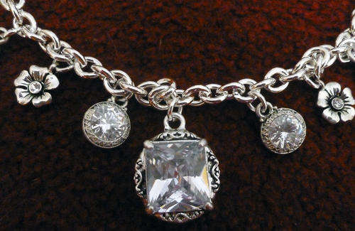 Lauren Michelle Collection Flower and Pendant Necklace