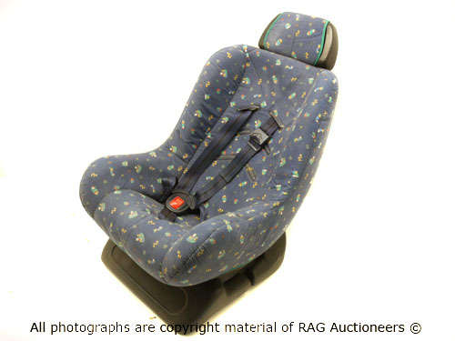 Chicco Child Car Seat ** EXCELLENT CONDITION **