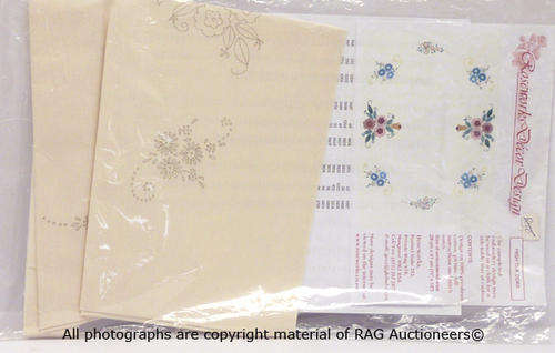 Roseworks Decor Design Cloth For Side-Table, Tray or Cushion