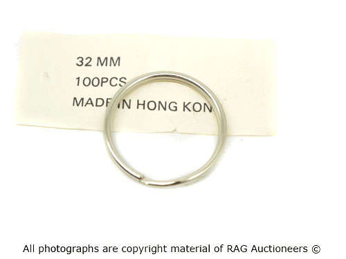 JOB LOT: 3.2cm X-Large Key Rings (100 Pieces)