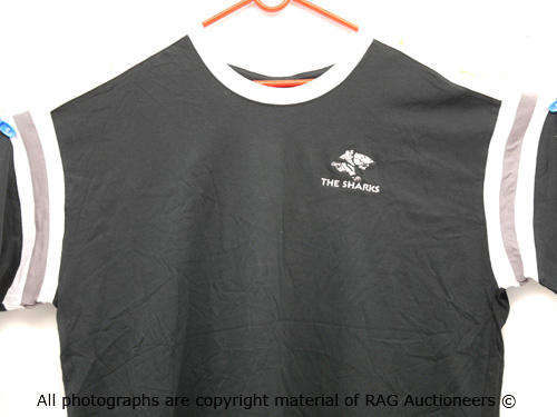 Sharks Men's T-Shirt (Size: XXL)