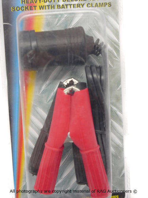 Heavy Duty Deluxe 12V Socket With Battery Clamps