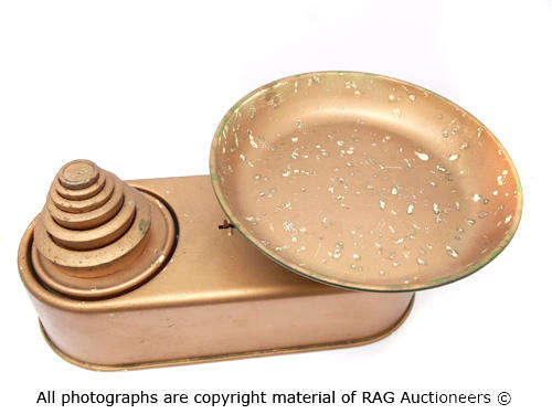 Vintage Painted Enamel Scale With weights In Lbs