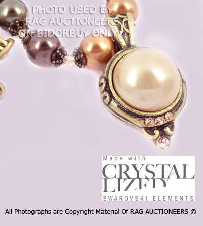 **R800** Genuine Swarovski and Pearl Pendant Necklace