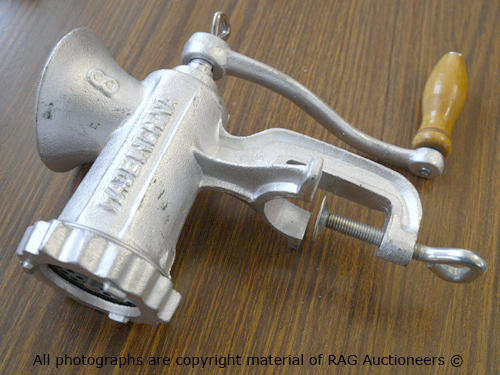 Meat Mincer No.8 (Including free spares)