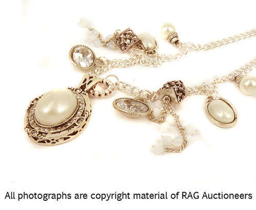 **R740** Lauren Michelle Faux Pearl Pendant Necklace