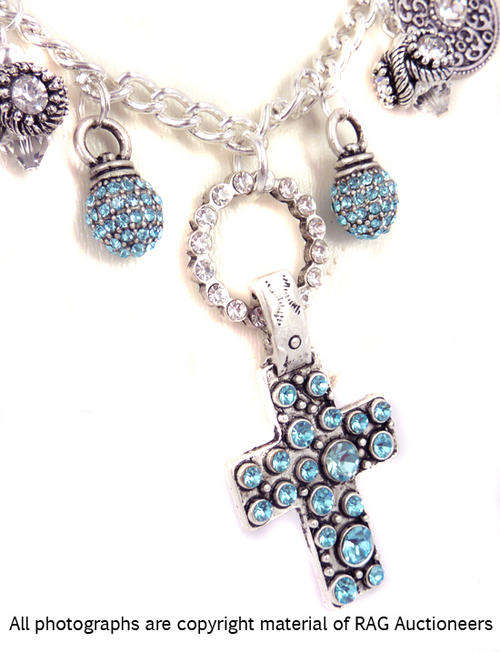 **R780** Lauren Michelle Collection Diamante Cross Pendant Necklace