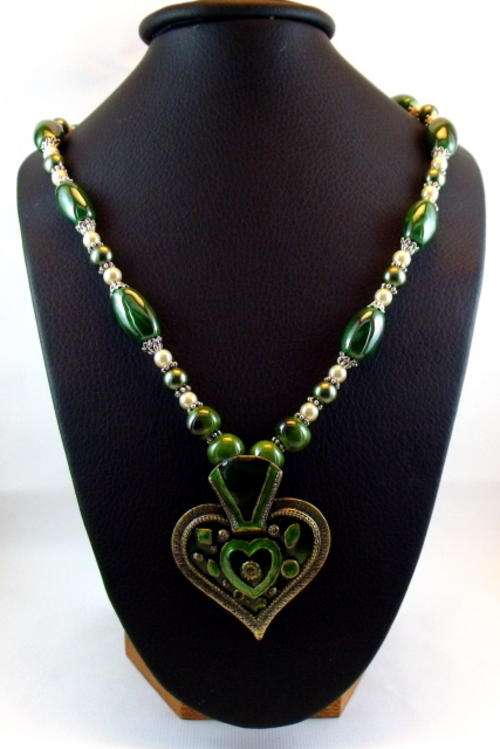 STUNNING HEART 53cm GENIUNE PORCELAIN & Swarvoski PEARL NECKLACE by: Cooper & Lombard Jewellery