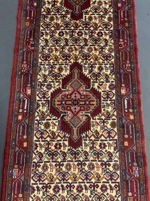 Fine Hand Woven Indo Carpet Taj Abad