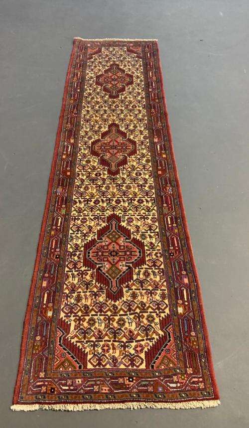 Fine Hand Woven Indo Carpet Taj Abad