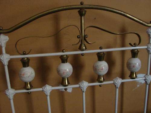 Lovely victorian bed, original brass and cast iron bed