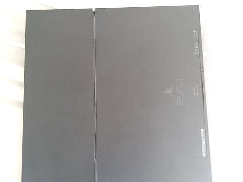 Sony Playstation 4 Console Model CUH-1116A in Excellent Condition + 5 games