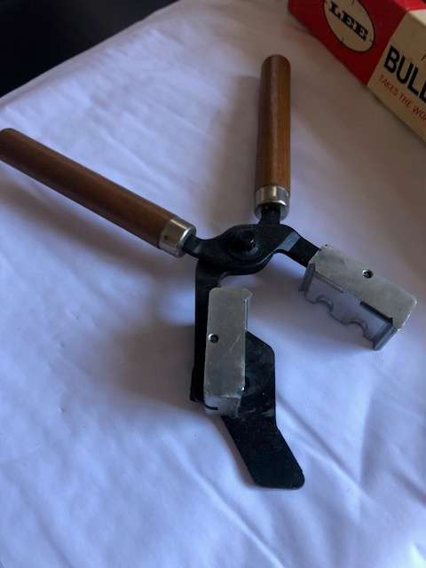 American made LEE PRECISION BULLET MOLD: In Original packaging; 9mm, .38 and 380 auto