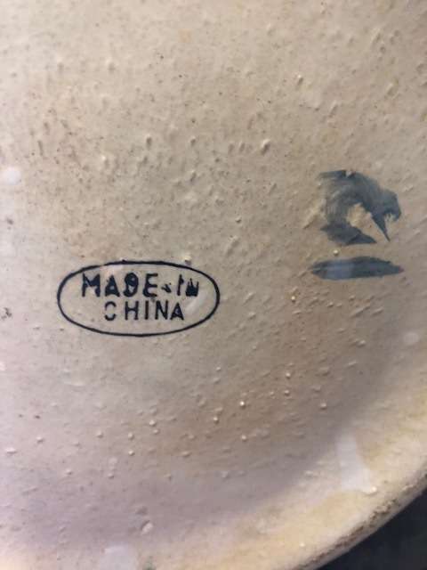 Large Chinese hand painted vase: Beautiful item