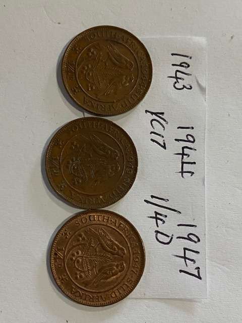 3 UNION OF SA 1/4 D COINS IN GOOD CONDITION: 1943,1944&1947