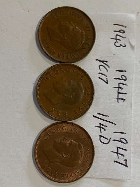 3 UNION OF SA 1/4 D COINS IN GOOD CONDITION: 1943,1944&1947