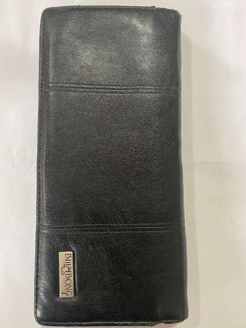 Beautiful leather Billabong purse and chequebook holder in great condition: Classy!!!