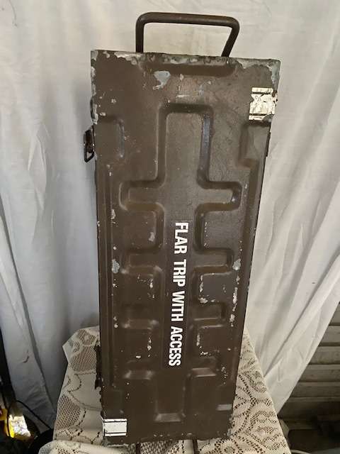 Beautiful ex- SADF Metal Ammunition box for flares: Great item!!!! 630mmx240mmx220mm