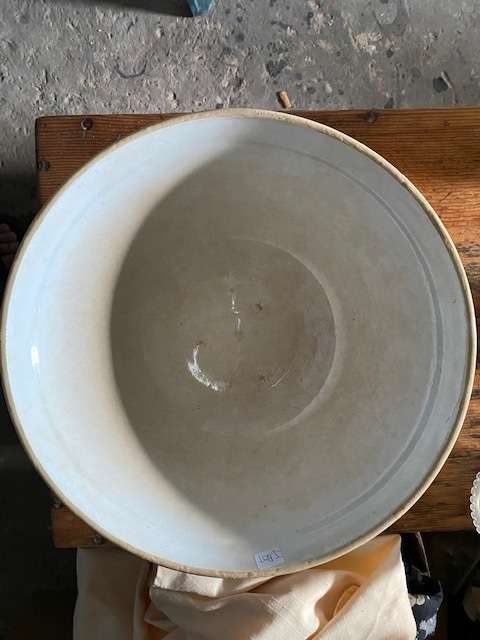 Stunning large old Mixing Bowl: Mint condition: 330 mm diameter