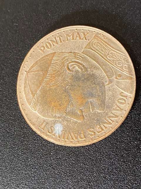 Pope John Paul 11 Medallion in good condition