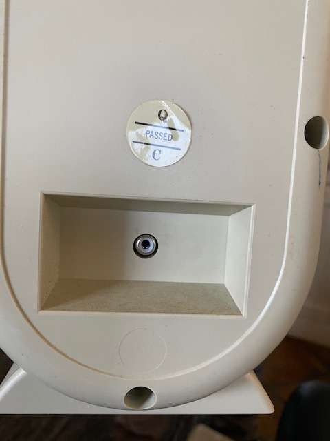 2 x Auwa Speakers:Still looks as well as new: Bid per item