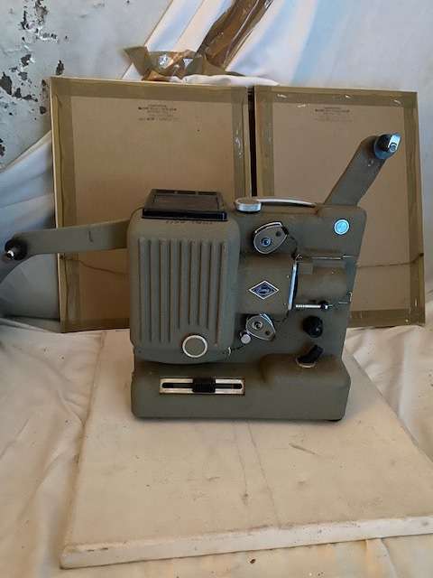 Eumig 8 mm projector: Requires minor restoration
